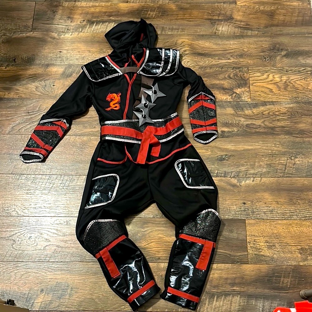 Kids Ninja Costume - Black and Red size 7/8